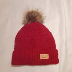 BRITTS KNITS Winter Burgundy Unique woven plush lined hat w/ Pom pom.  WMS-O/S.
